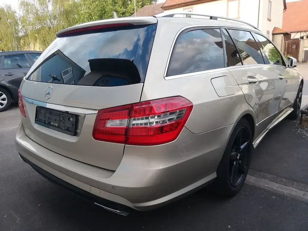 Gebraucht Mercedes E350 AMG 231 PS (169 kW) 2010 Beige Limousine