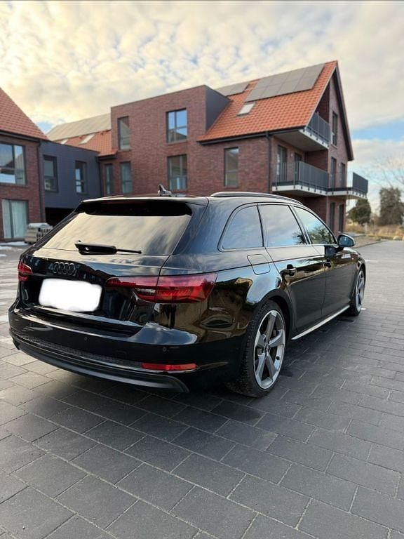 Gebraucht Audi A4 S-Line 150 PS (110 kW) 2018 Schwarz Kombi