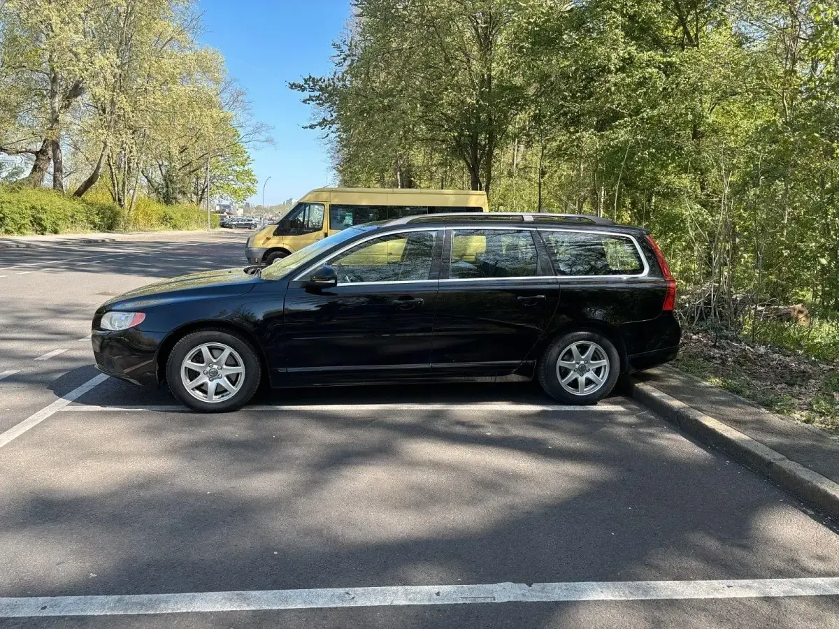 Używany Volvo V70 213 KM (156 kW) 2013 Czarny Kombi