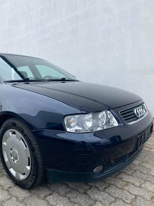 Gebraucht Audi A3 102 PS (75 kW) 2001 Blau Limousine