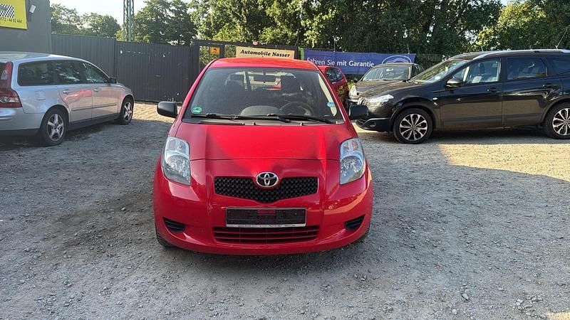 Rot Gebraucht 2007 Toyota Yaris Kleinwagen | 700 € (Superpreis) - Bild 1/4