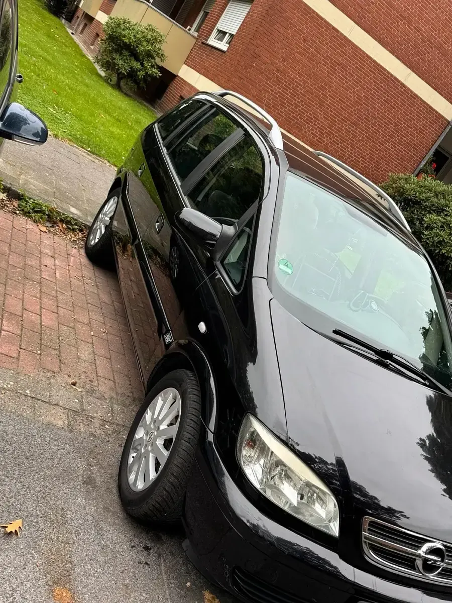 Gebraucht Opel Zafira Enjoy 101 PS (74 kW) 2005 Schwarz Van / Kleinbus