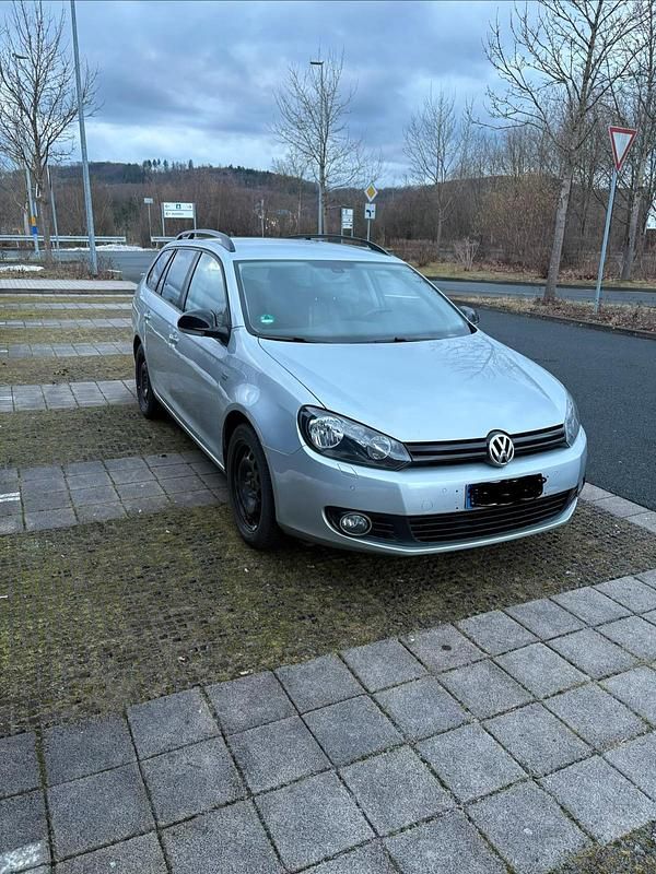 Silber Gebraucht 2013 VW Golf VII Kombi | 6.400 € (Guter Preis) - Bild 1/4