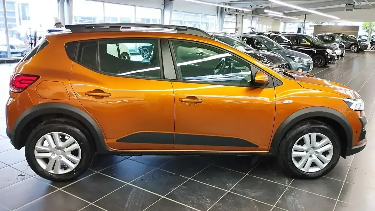 Second-hand Dacia Sandero Expression 91 CP (66 kW) 2025 Portocaliu Hatchback