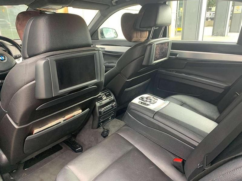 Usata BMW 740 306 CV (225 kW) 2013 Blu Berlina