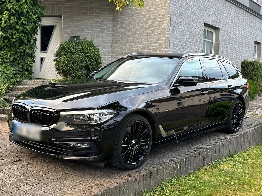 Gebraucht BMW 530 Sport Line 252 PS (185 kW) 2018 Schwarz Kombi