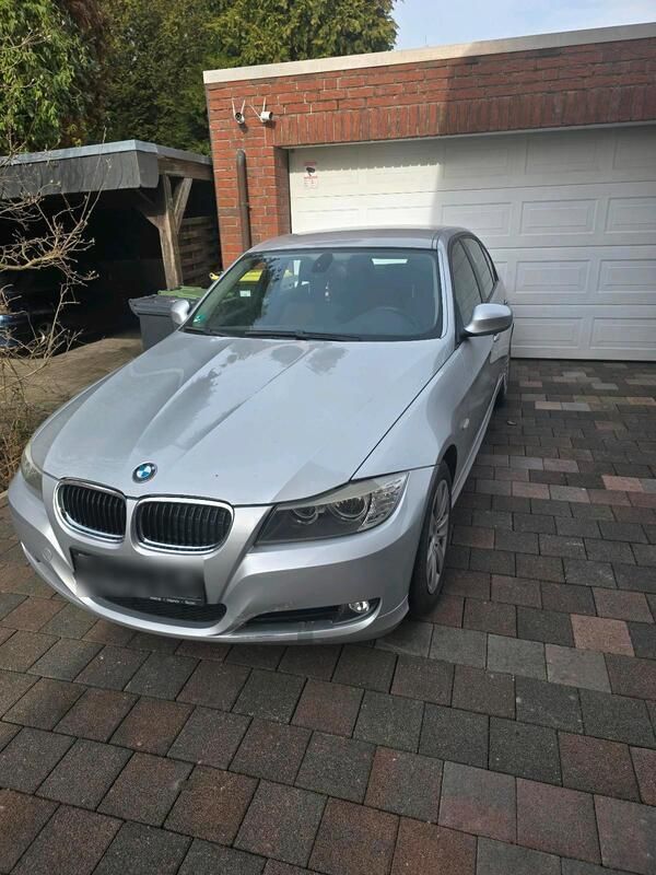 Silber Gebraucht 2009 BMW 320 Limousine | 5.500 € - Bild 1/4