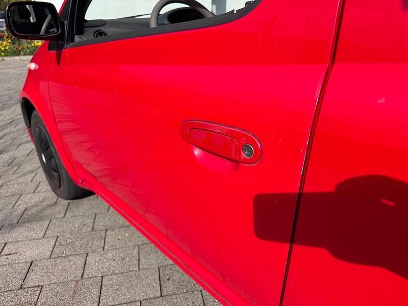 Gebraucht Toyota Yaris 68 PS (50 kW) 2002 Rot Kleinwagen