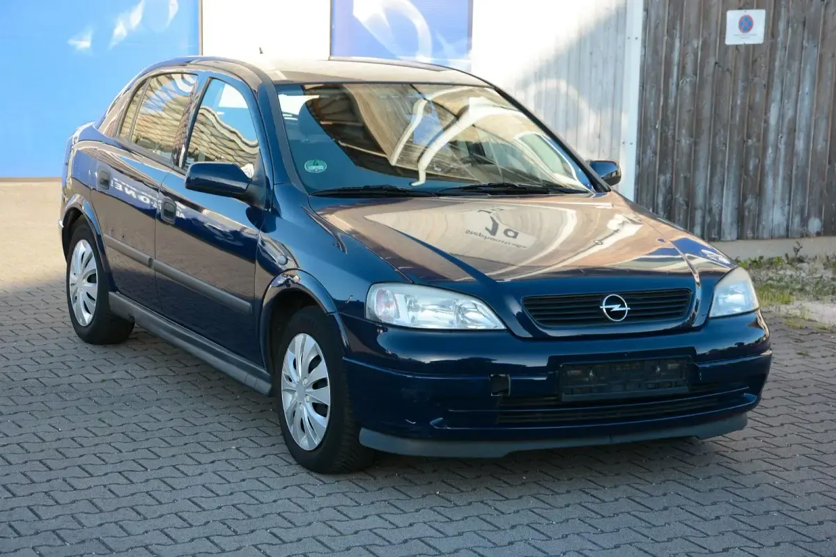 Gebraucht Opel Astra 84 PS (61 kW) 2002 Blau Limousine