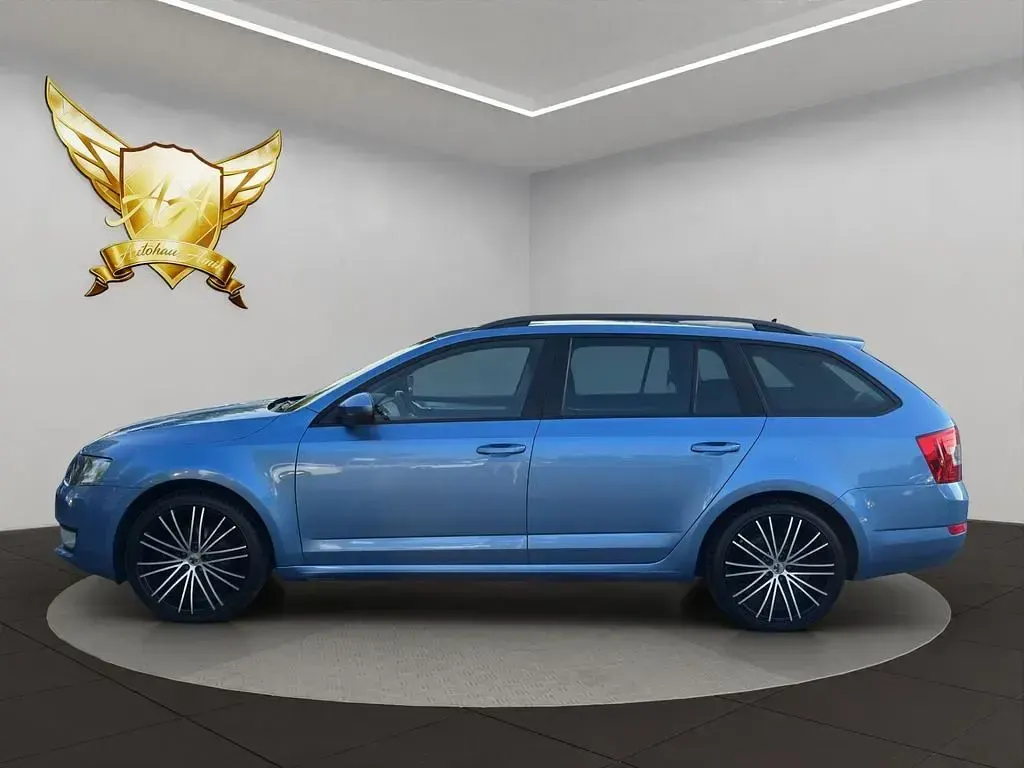 Gebraucht Skoda Octavia Ambition 150 PS (110 kW) 2015 Denimblau metallic Kombi