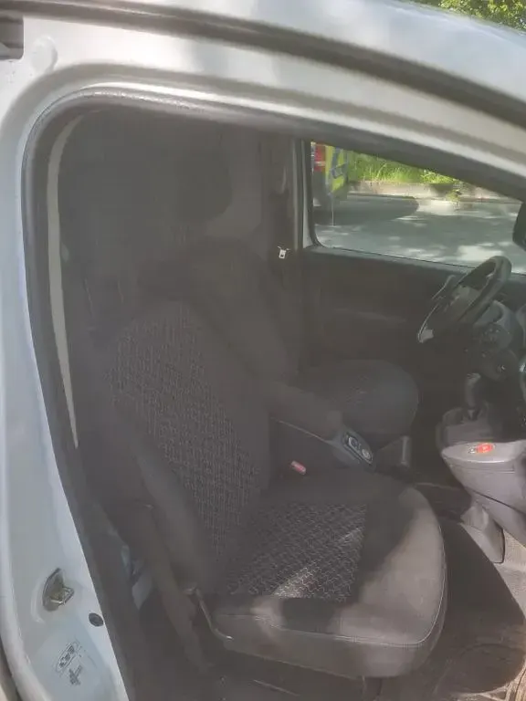 Gebraucht Renault Kangoo 86 PS (63 kW) 2011 Weiß Van / Kleinbus