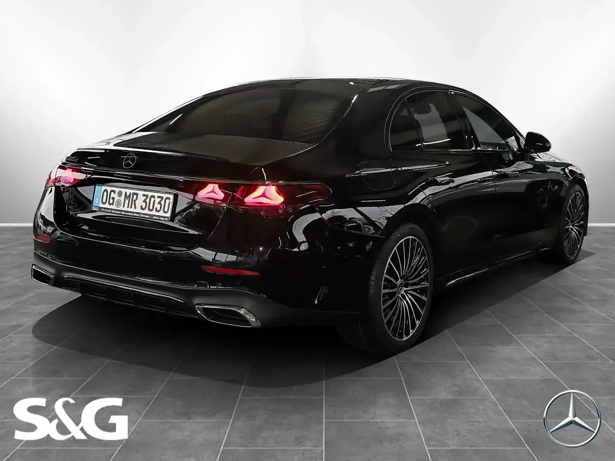 Gebraucht Mercedes E220 AMG 197 PS (144 kW) 2025 Metalliclack obsidianschwarz Limousine