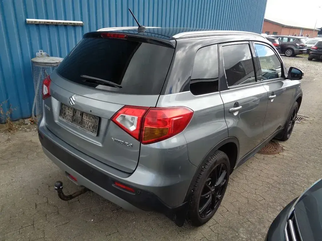 Gebraucht Suzuki Vitara Comfort+ 120 PS (88 kW) 2017 Grau SUV