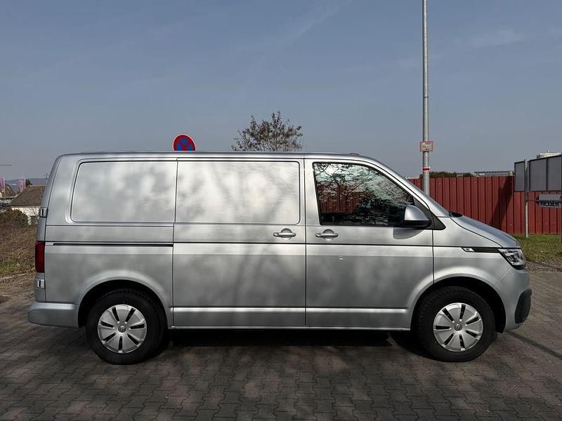 Gebraucht VW Transporter 150 PS (110 kW) 2021 Silber Van