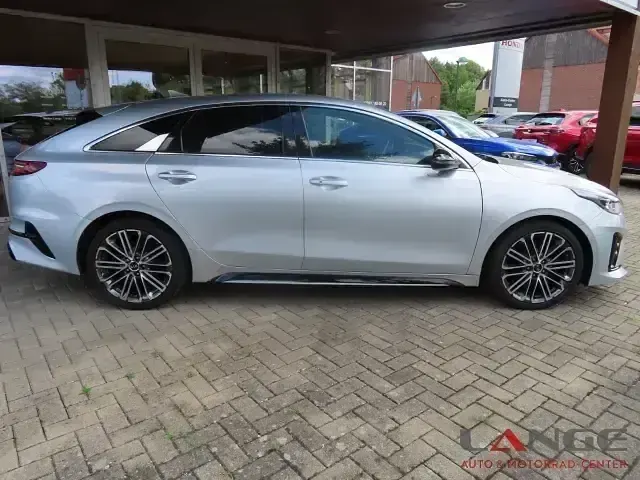 Gebraucht Kia ProCeed GT-Line 136 PS (100 kW) 2019 (kcs) sparklingsilber met. Kleinwagen