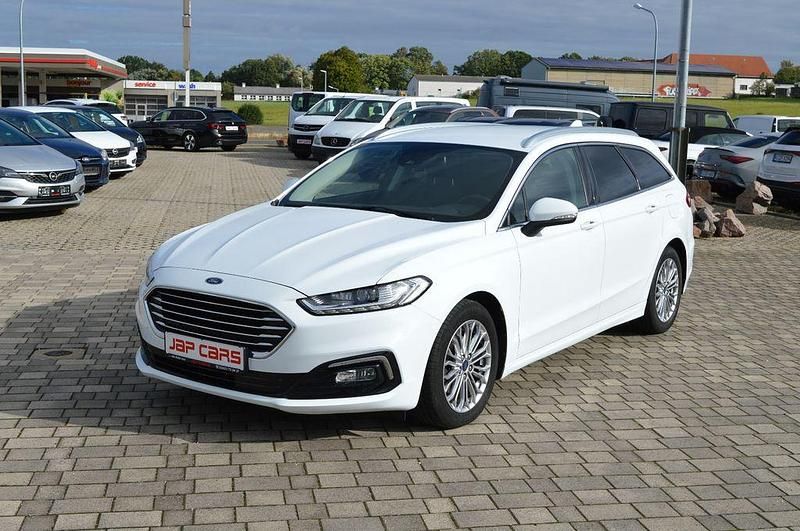 Weiß Gebraucht 2021 Ford Mondeo Titanium Limousine | 17.490 € (Fairer Preis) - Bild 1/4