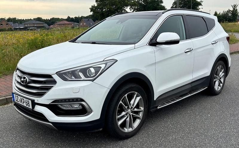 Weiß Gebraucht 2018 Hyundai Santa Fe Premium SUV | 19.400 € (Fairer Preis) - Bild 1/4