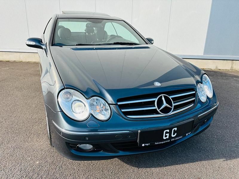 Gebraucht Mercedes CLK220 150 PS (110 kW) 2009 Grau Coupé