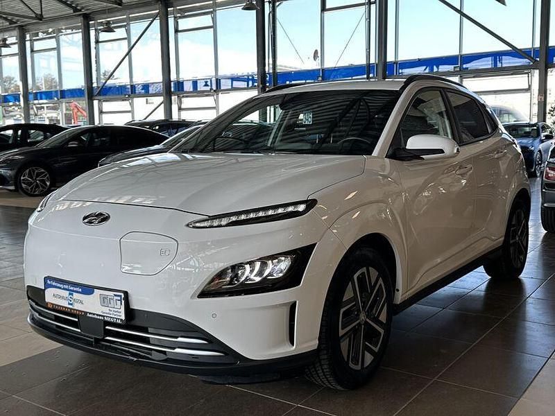 Gebraucht Hyundai Kona Trend 150 kW (204 PS) 2022 Weiß SUV