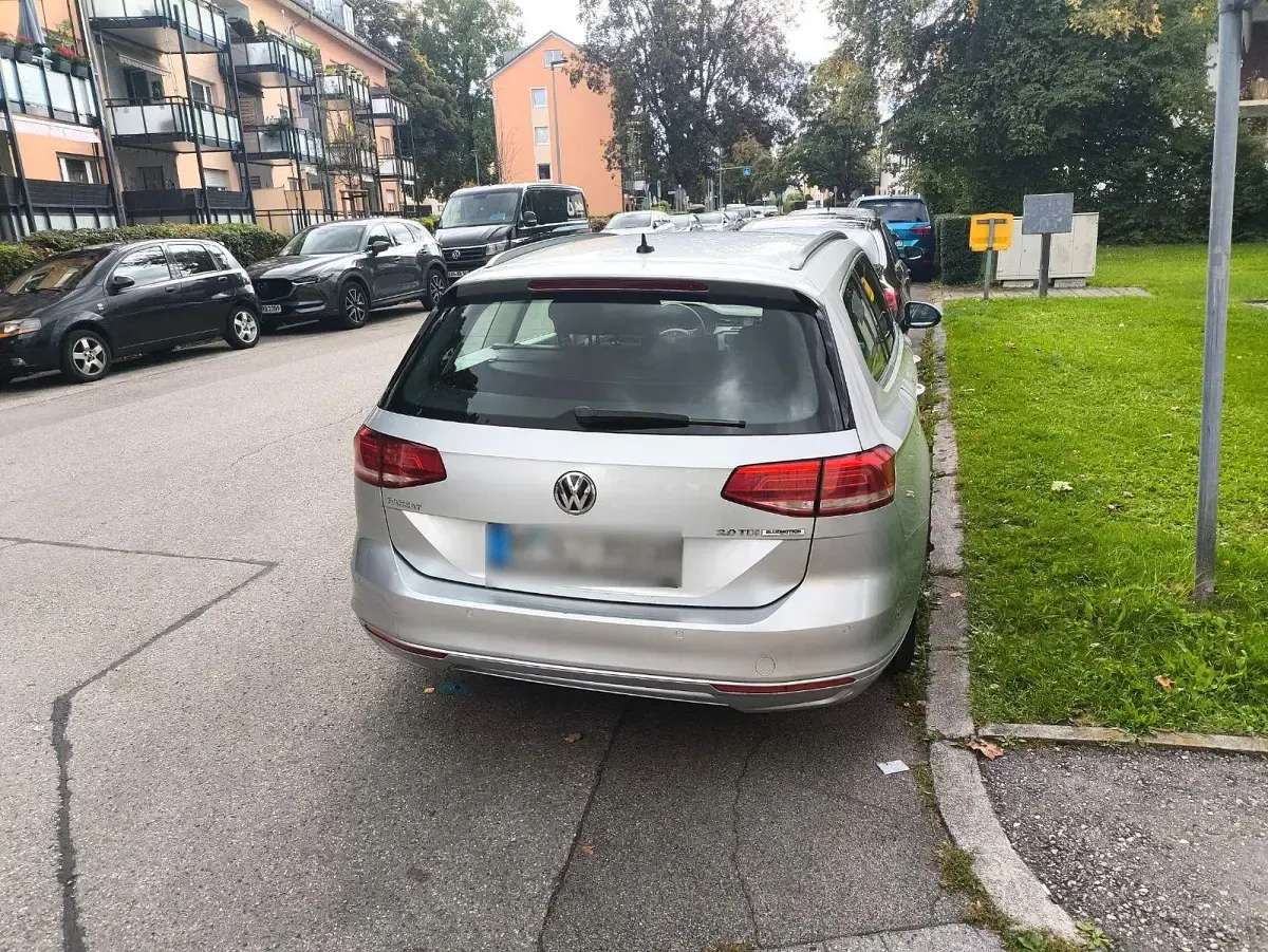Gebraucht VW Passat Highline 150 PS (110 kW) 2015 Silber Limousine