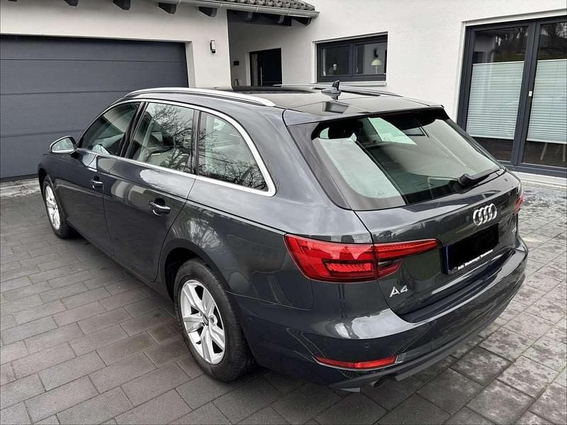 Gebraucht Audi A4 Basis 150 PS (110 kW) 2017 Grau Kombi