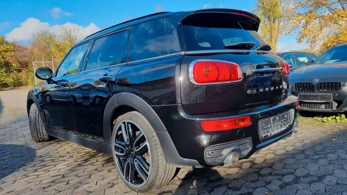 Gebraucht Mini Cooper SD Clubman 190 PS (139 kW) 2019 Midnight black metallic Kombi