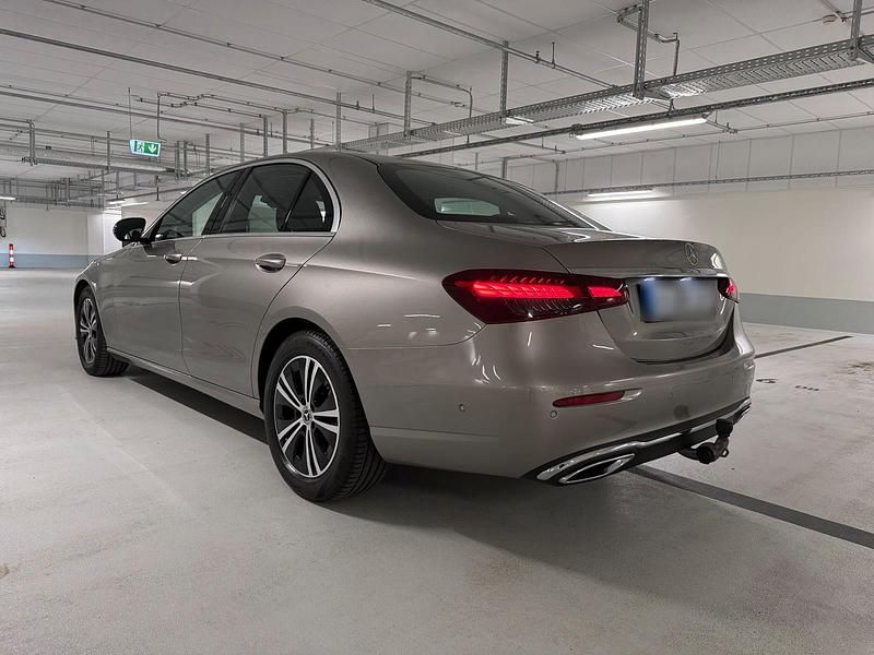 Gebraucht Mercedes E200 160 PS (117 kW) 2021 Silber Limousine