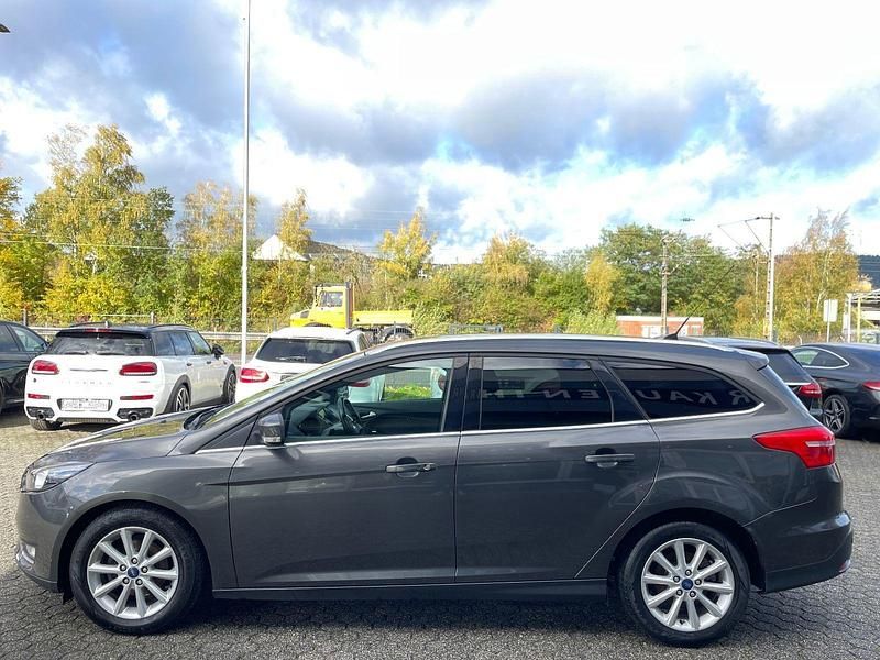 Gebraucht Ford Focus Titanium 120 PS (88 kW) 2016 Grau Kombi