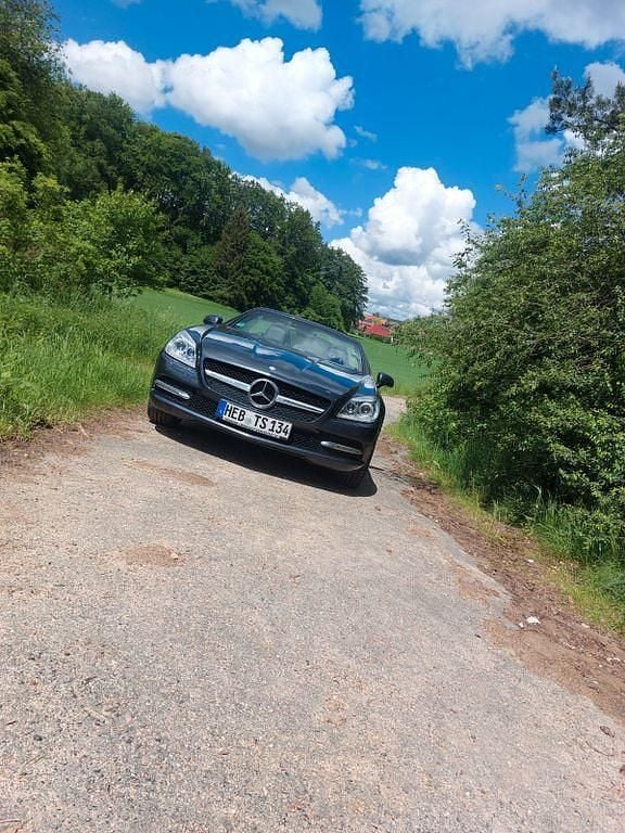 Grau Gebraucht 2012 Mercedes SLK200 Cabrio | 15.999 € (Fairer Preis) - Bild 1/4