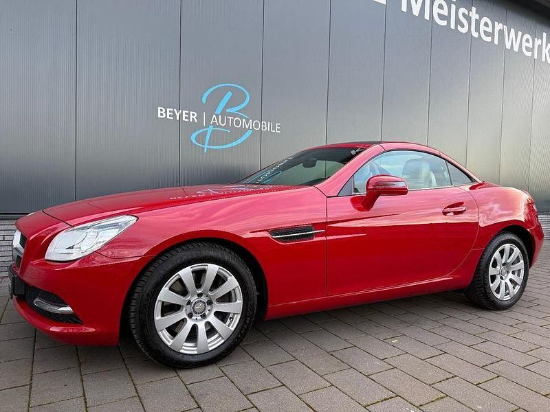 Rot Gebraucht 2013 Mercedes SLK250 Cabrio | 17.890 € (Fairer Preis) - Bild 1/4