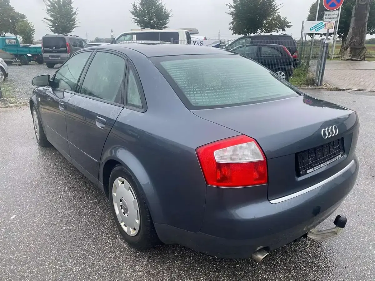 Gebraucht Audi A4 131 PS (96 kW) 2003 Grau Limousine