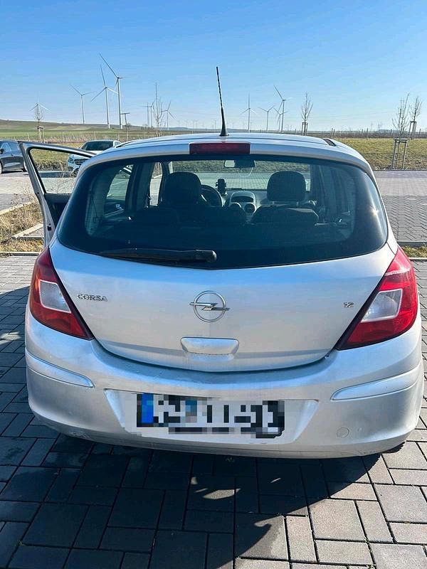 Gebraucht Opel Corsa 65 PS (47 kW) 2006 Silber Kleinwagen