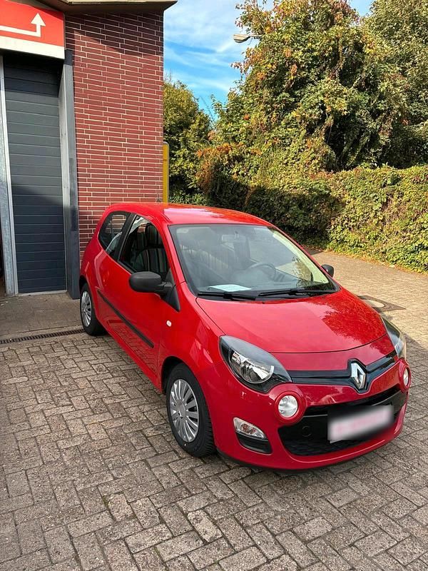 Rot Gebraucht 2014 Renault Twingo Kleinwagen | 3.900 € - Bild 1/4
