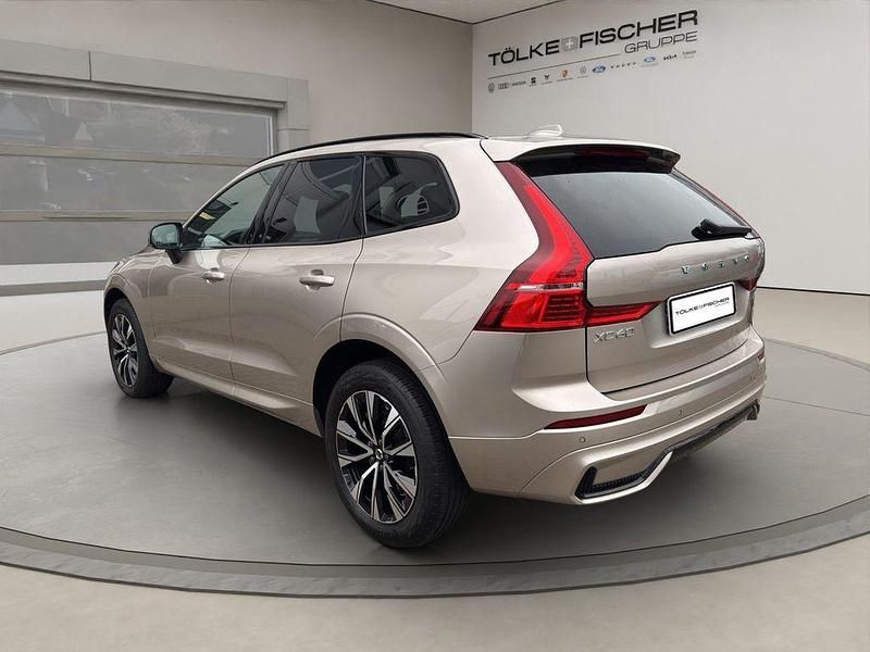 Gebraucht Volvo XC60 Plus 197 PS (144 kW) 2023 Bright dusk / (metallic) SUV