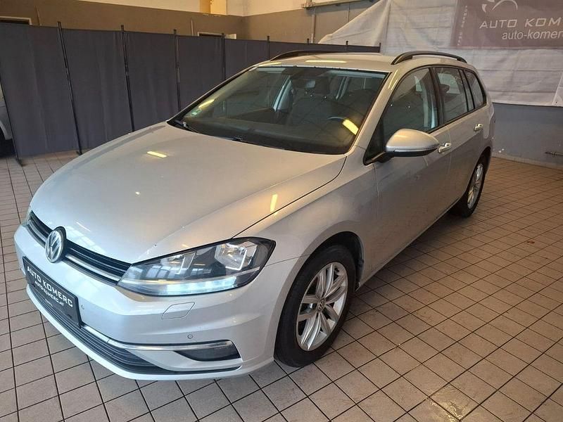Second-hand VW Golf VII Trendline 116 CP (85 kW) 2018 Gri Break