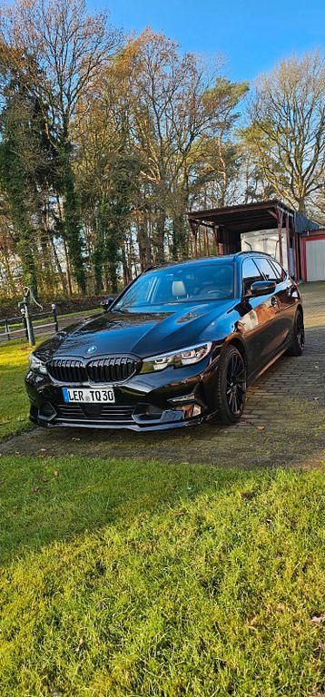 Schwarz Gebraucht 2020 BMW 330 Shadowline Kombi | 27.500 € (Guter Preis) - Bild 1/4
