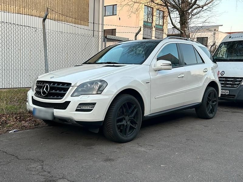 Gebraucht Mercedes ML350 Edition 224 PS (164 kW) 2011 Weiß SUV