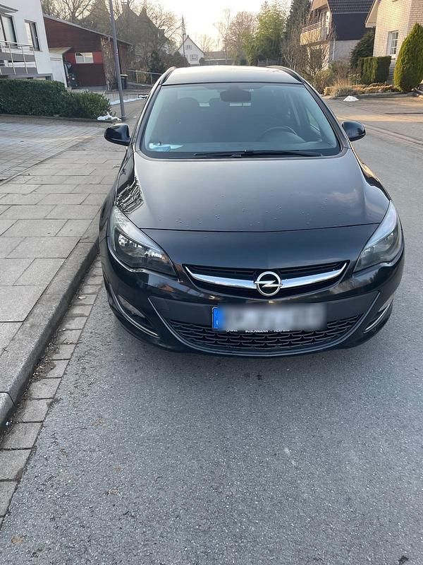 Gebraucht Opel Astra 165 PS (121 kW) 2013 Schwarz Kombi