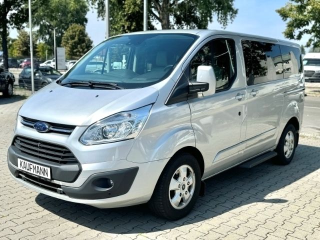 Silber Gebraucht 2018 Ford Tourneo Titanium Kombi | 25.890 € (Fairer Preis) - Bild 1/4