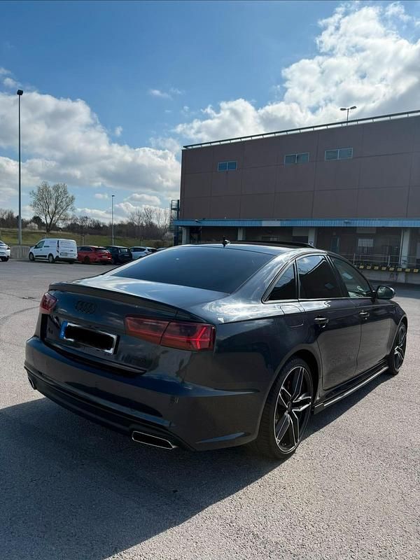 Gebraucht Audi A6 Design 150 PS (110 kW) 2017 Blau Limousine