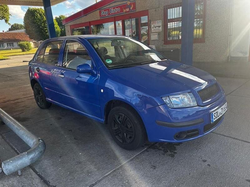 Blau Gebraucht 2006 Skoda Fabia Ambiente Limousine | 1.300 € (Guter Preis) - Bild 1/4