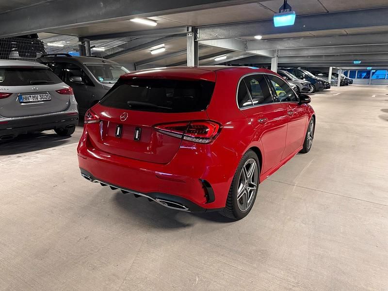 Gebraucht Mercedes A200 163 PS (119 kW) 2018 Rot Kleinwagen