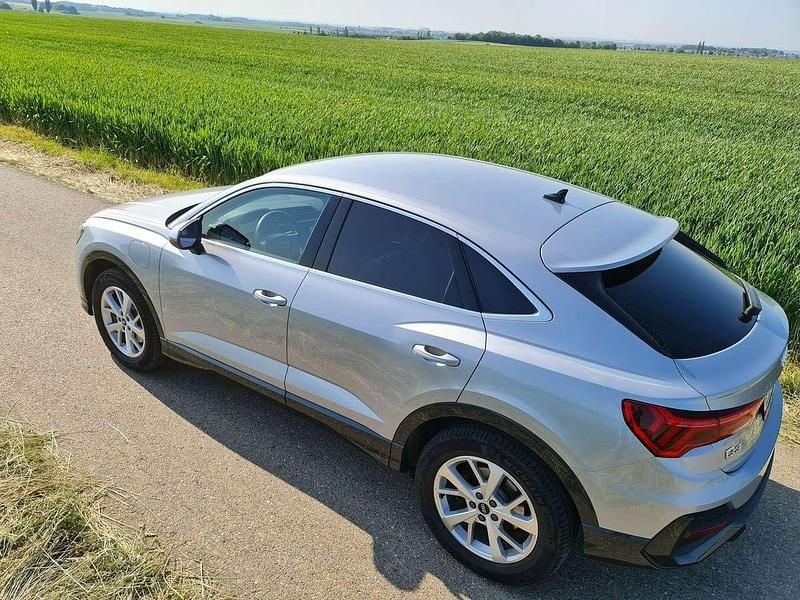 Silber Gebraucht 2021 Audi Q3 Sportback SUV | 31.900 € (Guter Preis) - Bild 1/4