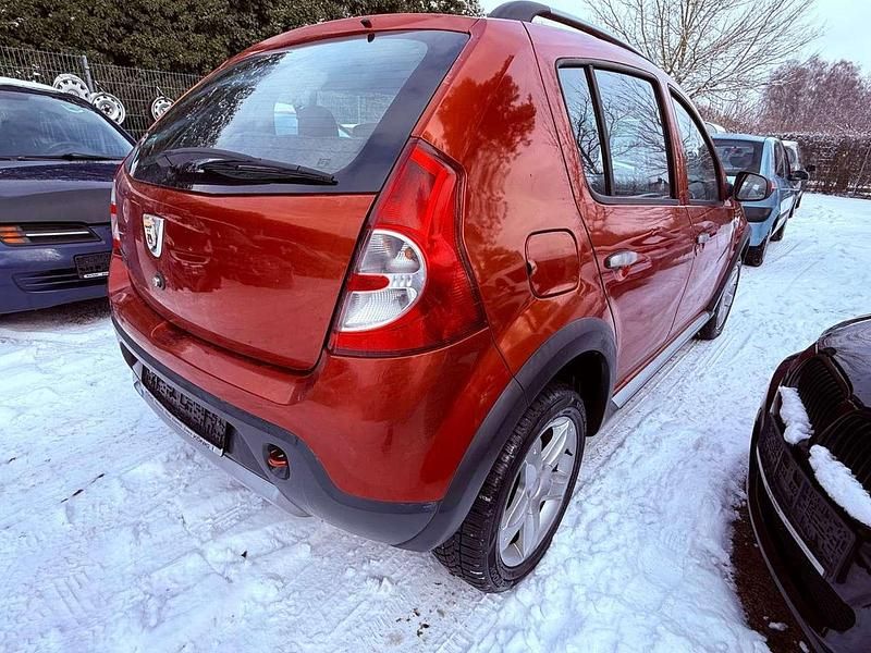 Gebraucht Dacia Sandero Stepway 87 PS (63 kW) 2010 Unbekannt (metallic) Kleinwagen