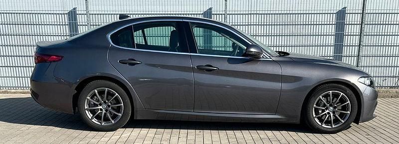 Gebraucht Alfa Romeo Giulia Super 179 PS (131 kW) 2016 Grau Limousine