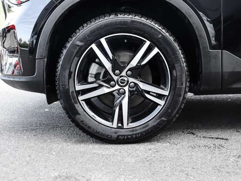 Gebraucht Volvo XC40 Plus 163 PS (119 kW) 2023 Schwarz SUV