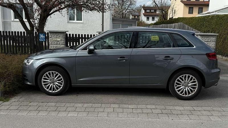 Silber Gebraucht 2015 Audi A3 Sportback Kombi | 15.900 € (Fairer Preis) - Bild 1/3