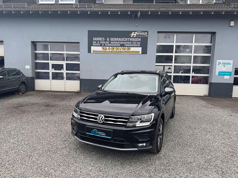 Schwarz Gebraucht 2020 VW Tiguan Allspace Comfortline SUV | 24.999 € (Fairer Preis) - Bild 1/4