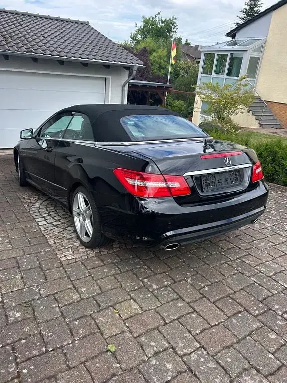 Gebraucht Mercedes E350 Avantgarde 265 PS (194 kW) 2012 Schwarz Cabrio