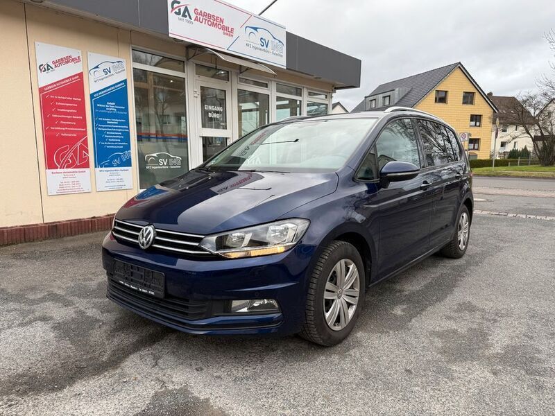 Blau Gebraucht 2017 VW Touran Comfortline Van / Kleinbus | 11.950 € (Fairer Preis) - Bild 1/4